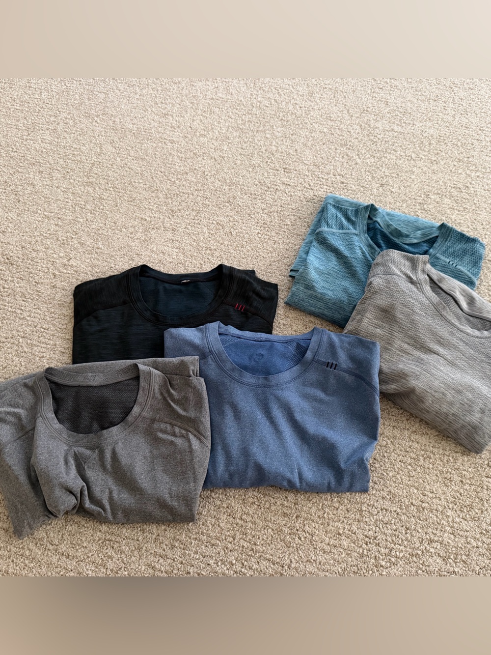 Lot of 5 Lululemon tech shirts- large